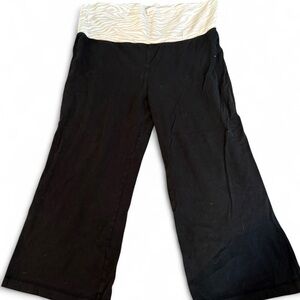 Black and Cream Capri leggings